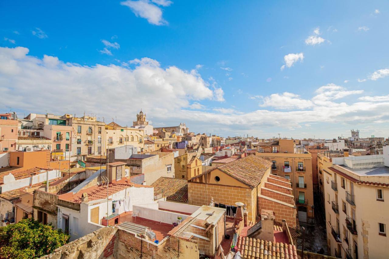 Planta Baja En La Muralla Romana Junto A La Catedral Apartment Tarragona Luaran gambar