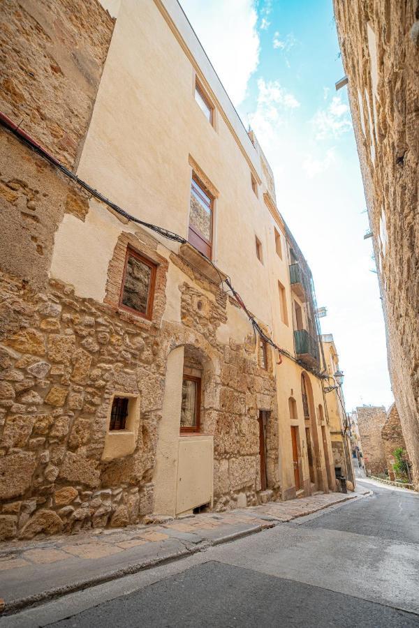 Planta Baja En La Muralla Romana Junto A La Catedral Apartment Tarragona Luaran gambar