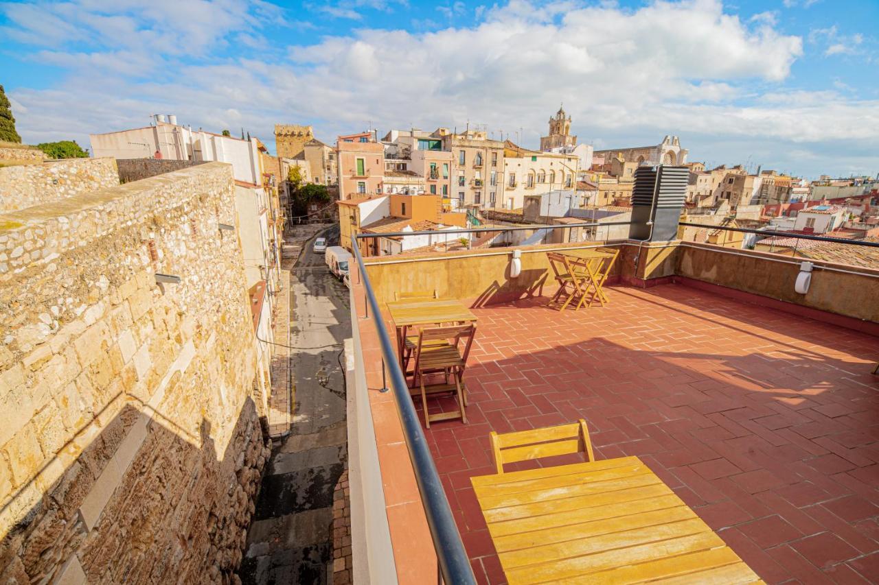 Planta Baja En La Muralla Romana Junto A La Catedral Apartment Tarragona Luaran gambar