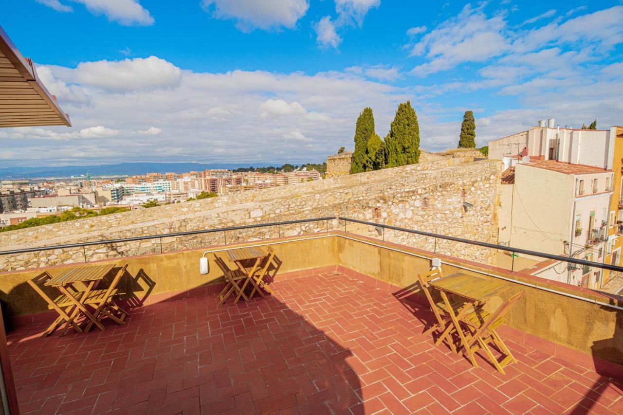 Planta Baja En La Muralla Romana Junto A La Catedral Apartment Tarragona Luaran gambar